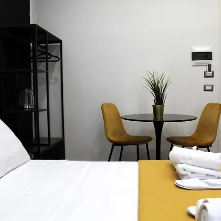 Blackwoody Contemporary - Centro Storico 4* Napels