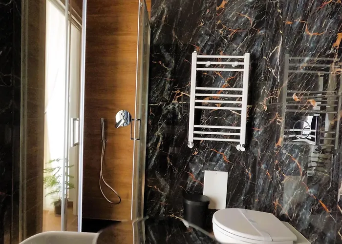 Blackwoody Contemporary - Centro Storico 4*